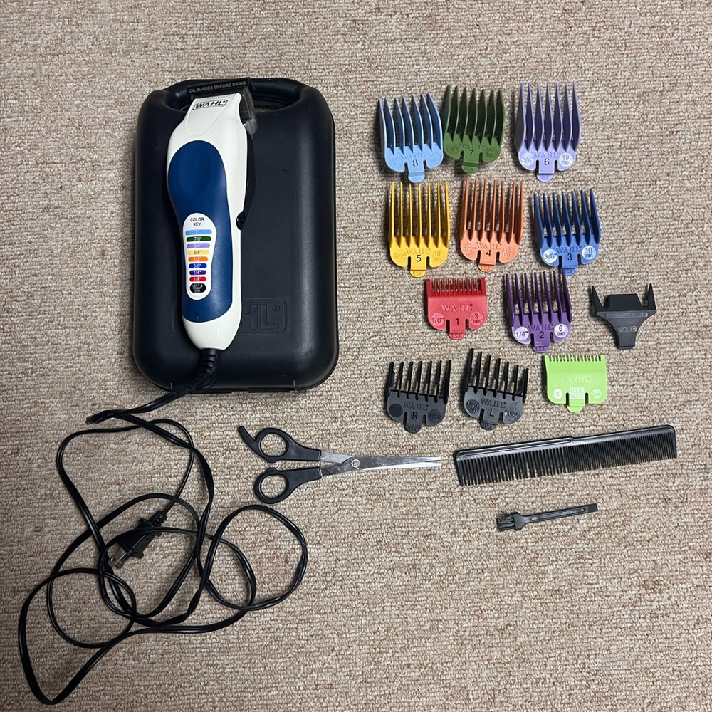 WAHL Adjustable MC3 Color Key Hair Clippers Trimmers w/ Attachments & Case